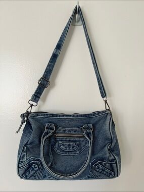Denim hobo bag w handles & detachable adjustable shoulder strap